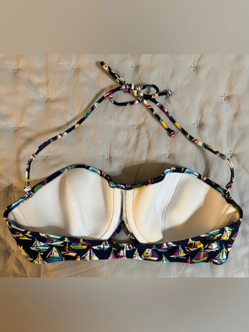 EUC Victoria Secret’s Sailboat Bikini Top (34D)